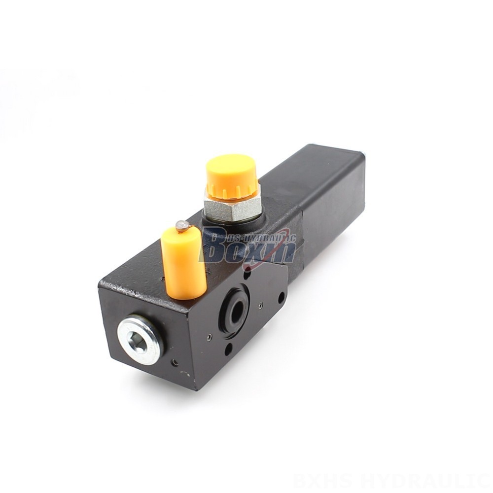 Reliable Pneumatic Directional Valve | Industrial Equipment & Machinery main image